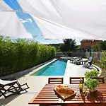 Charming With Pool Willa Szybenik