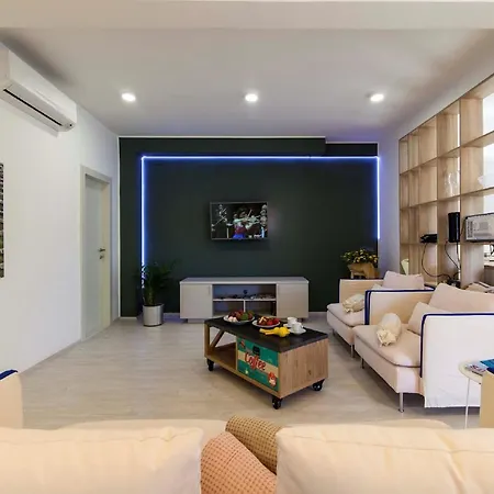 Charming With Pool Vila Šibenik