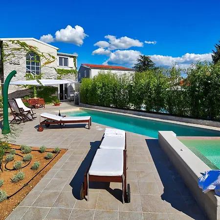 Charming With Pool Willa