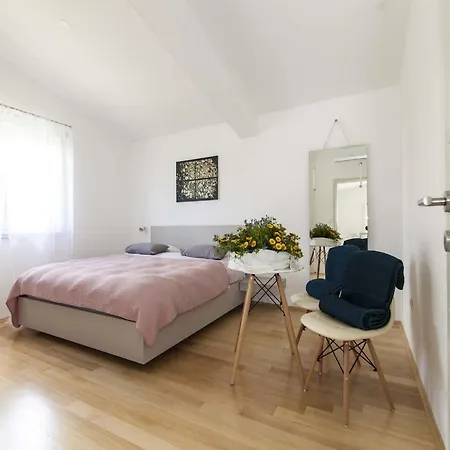 Charming With Pool Šibenik