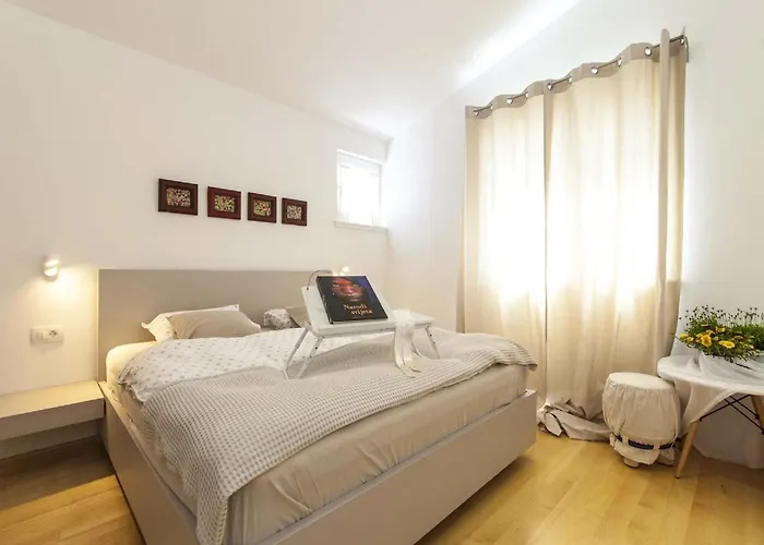 Charming With Pool Vila Šibenik