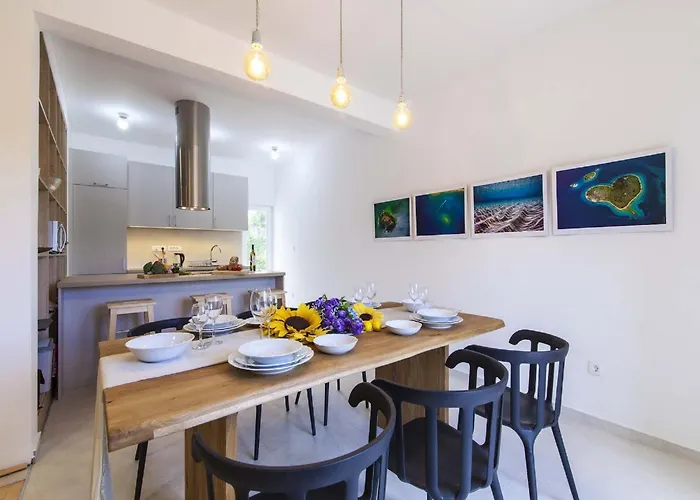 Vila Charming With Pool Šibenik