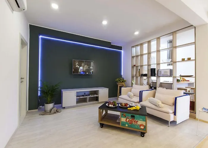 ヴィラ Charming With Pool シベニク