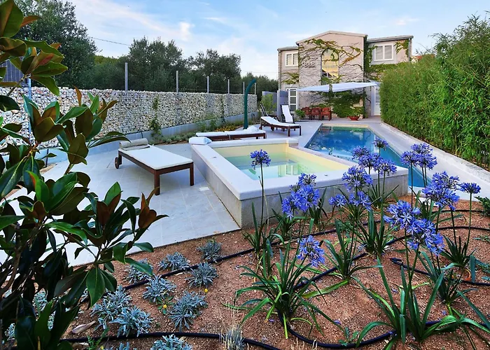 Charming With Pool Vila Šibenik