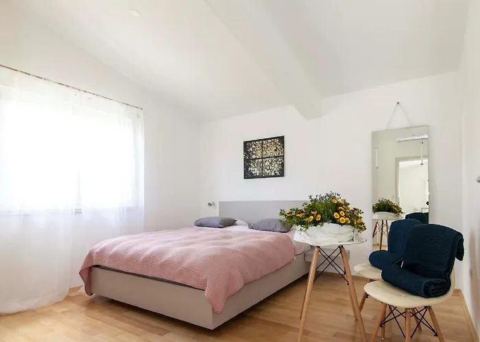 Vila Charming With Pool *