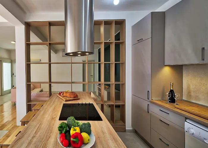 Charming With Pool *