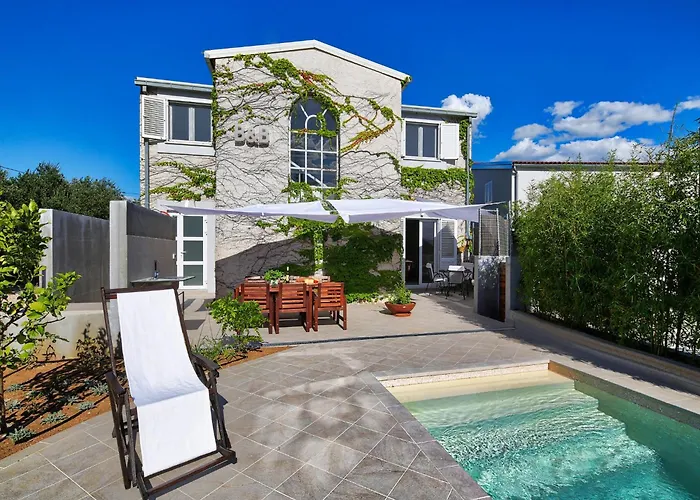 Charming With Pool ヴィラ