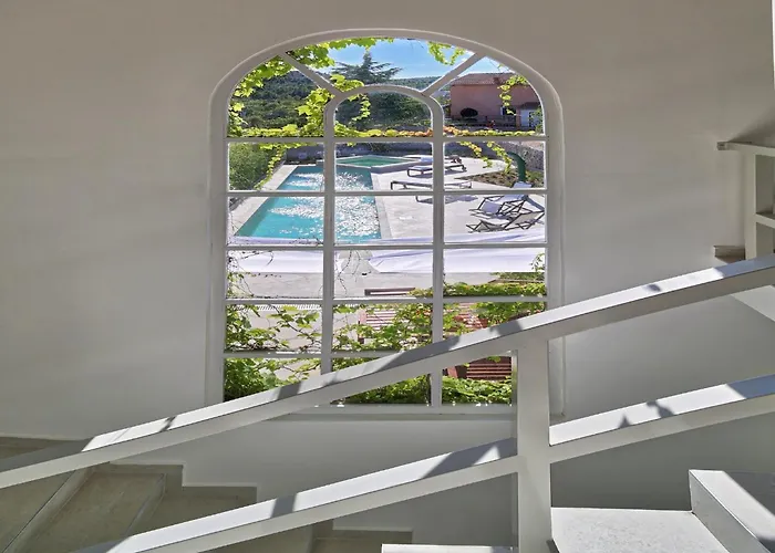 ヴィラ Charming With Pool *