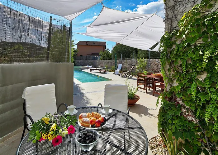 Charming With Pool Vila Šibenik